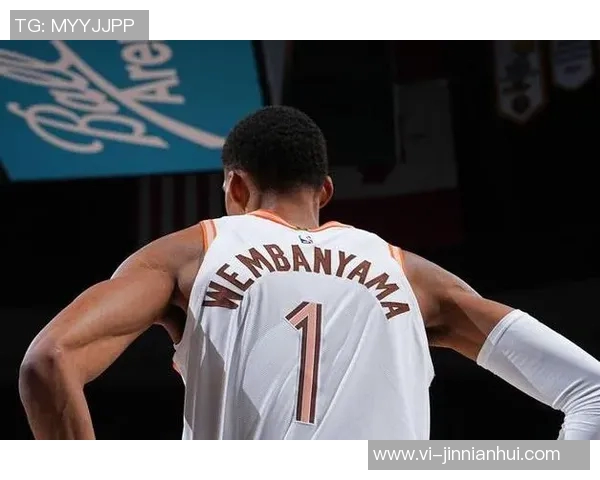 文班亚马与哈珀的对决快船逆转开拓者的利弊分析里夫斯创下个人最佳表现之夜